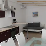 Διαμέρισμα Apartmenthaus Fa Ρόβινι