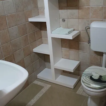 Apartmenthaus Fa 公寓 罗维尼