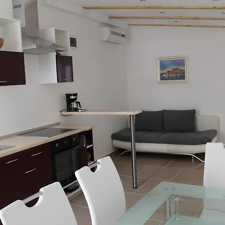 Апартаменты Apartmenthaus Fa Ровинь